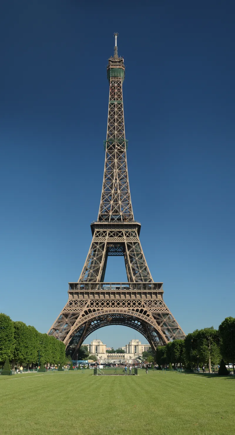 The Eiffel Tower Grows Taller in Summer Heat