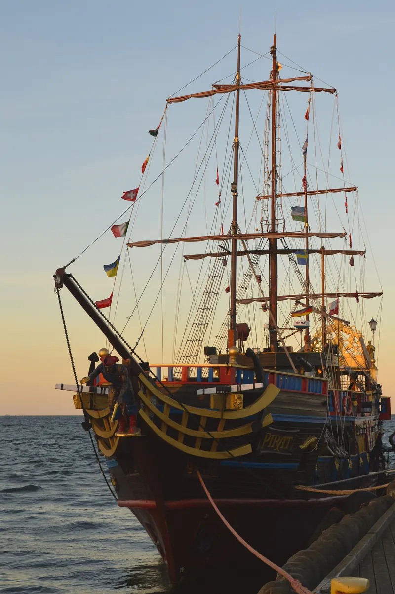 Julius Caesar's Pirate Kidnapping: A Bold Demand for Ransom