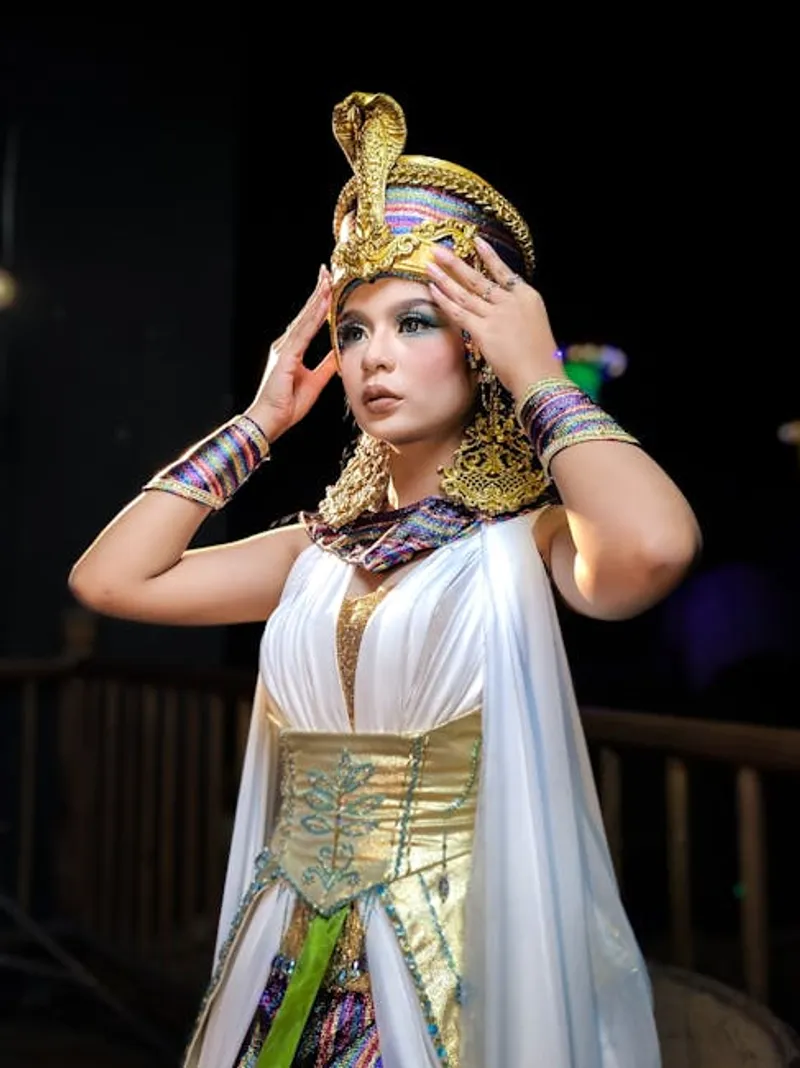 Did Cleopatra Really Arrive in a Carpet?