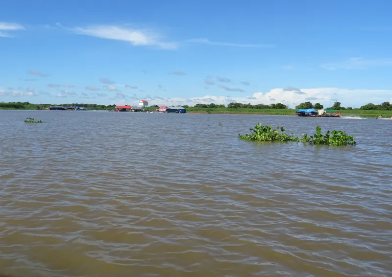 Tonlé Sap Floating Villages Rise and Fall With the Lake
